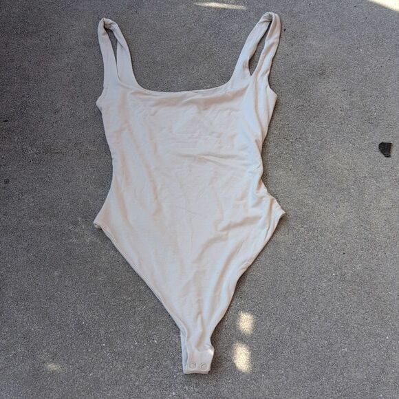 NWT Naked Wardrobe, Scoop Neck Thong Bodysuit, SZ SM, style NW-BOO46-H - Picture 3 of 10